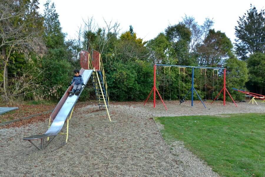 playground-di-lake-wiahola