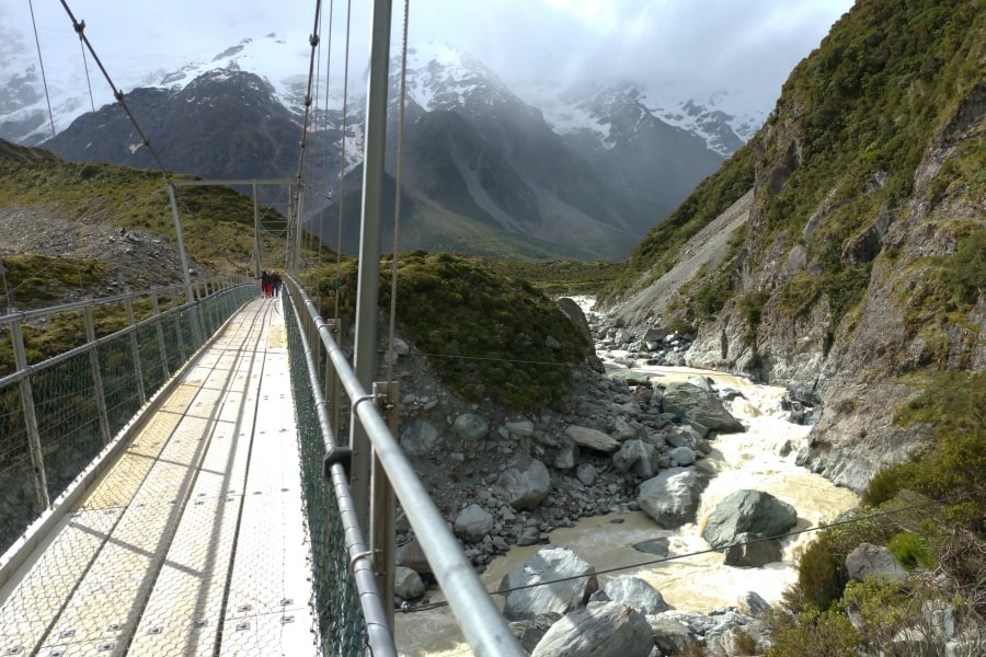 suspension bridge di hooker valley track